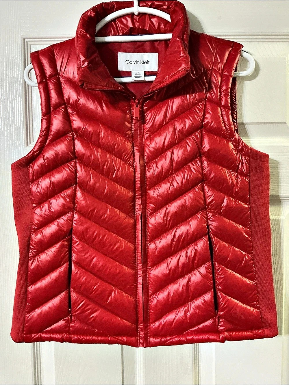 Calvin Klein Chevron Quilted Shiny Puffer Vest Red Small